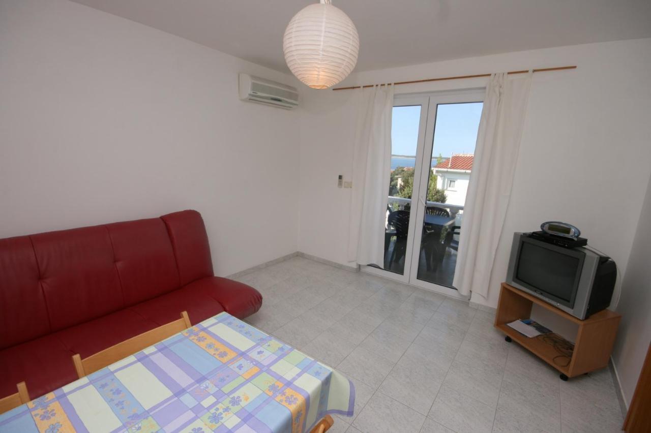 Apartments With A Parking Space Mandre, Pag - 6405 Kolan Eksteriør bilde