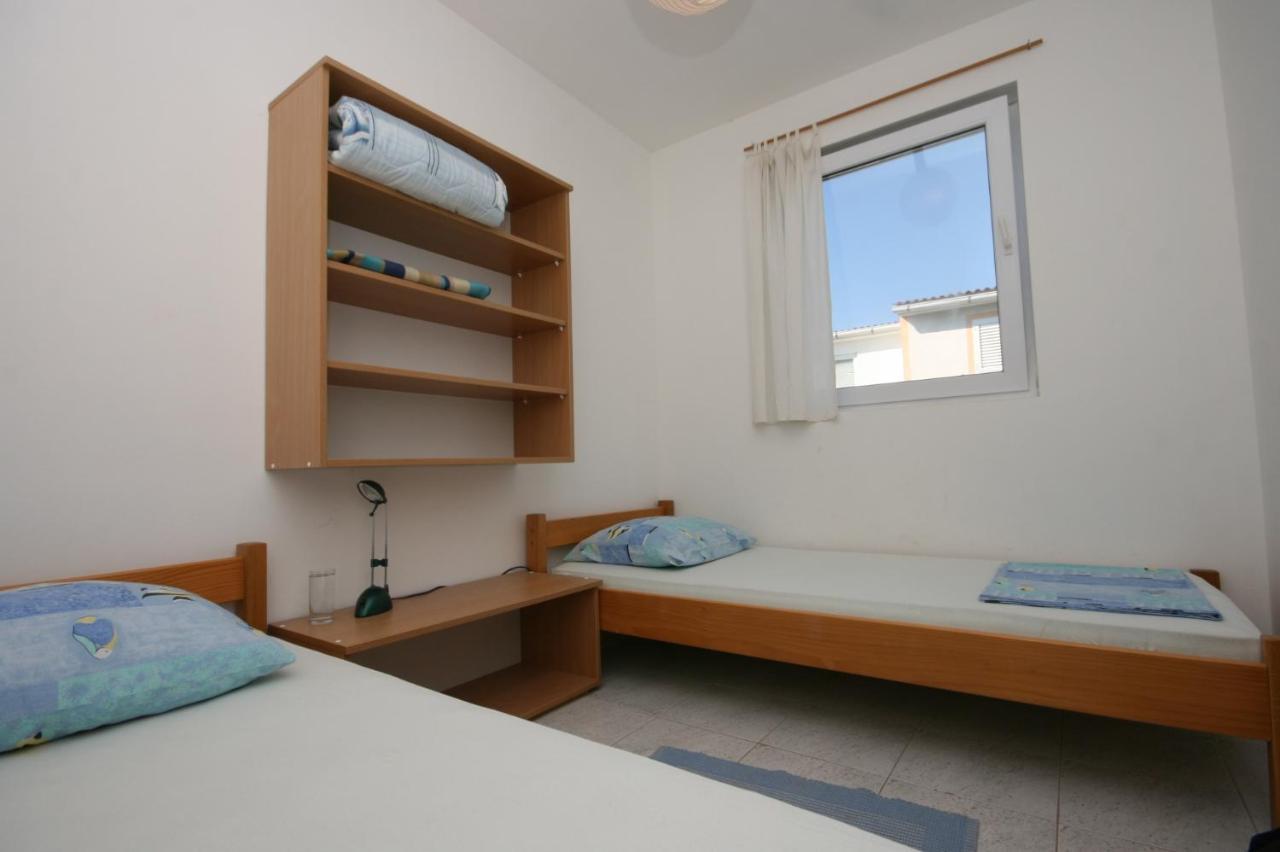 Apartments With A Parking Space Mandre, Pag - 6405 Kolan Eksteriør bilde